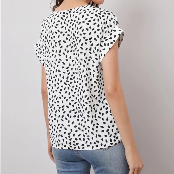 New Allover print top white and black size 2 - Picture 4 of 5